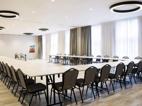 ibis styles Grudziadzにあるビジネスエリアまたは会議室