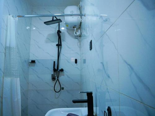 Un baño de LV-21 Service Apartment M03b