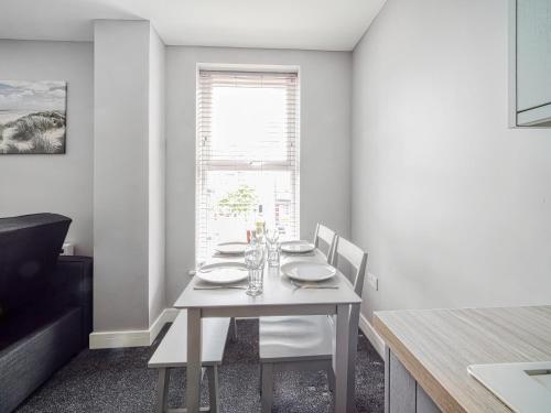 Posezení v ubytování Apartment 4 The Dunes - Uk31824