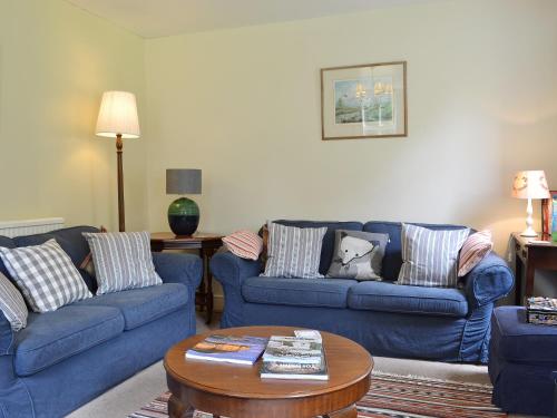 Posezení v ubytování Laundry Cottage