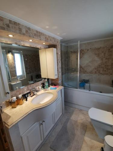 Luxurious maisonette 4 metro stops to Acropolis