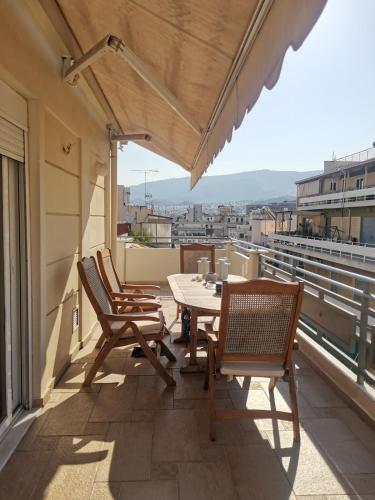 Luxurious maisonette 4 metro stops to Acropolis
