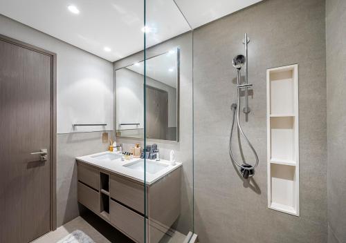 Ένα μπάνιο στο Grande Signature 2BR Burj Khalifa & Dubai Fountain