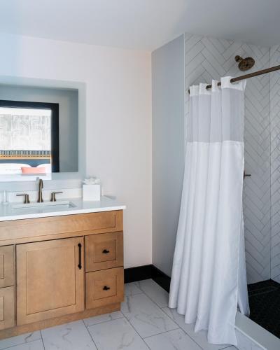Un baño de The Cove At Salem