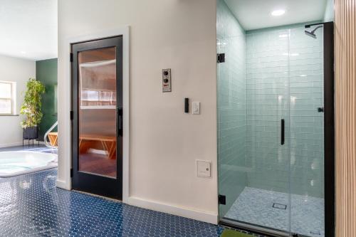 Bilik mandi di The Fold Hotels Steamboat Springs