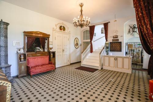 Μια τηλεόραση ή/και κέντρο ψυχαγωγίας στο Hotel garni Schloss Grochwitz