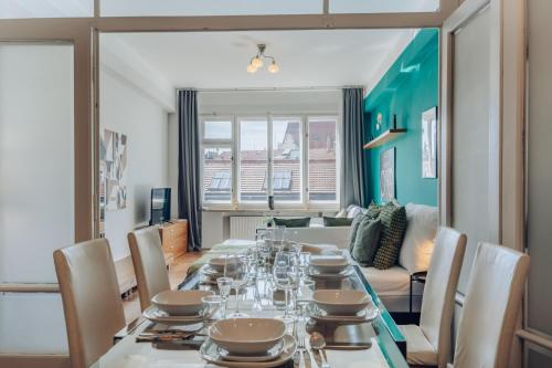 Downtown 2BD riverside apartment near dancing house