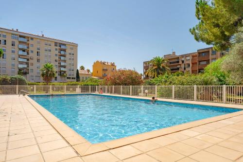 Studio Nero, Cozy avec piscine, au centre de Hyères