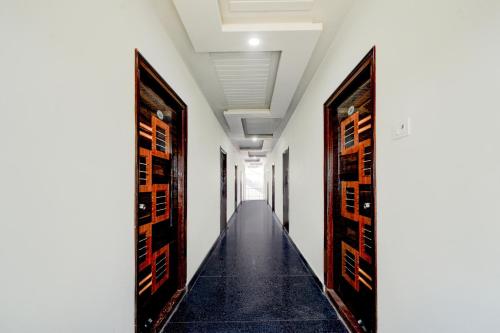 Gambar di galeri bagi Super Hotel O VEDHANSHI HOTELS BHONGIRI. di Nalgonda