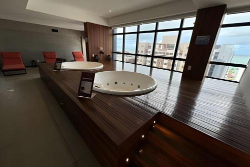 Gambar di galeri bagi Flat 100 metros da praia, com varanda, piscina, ar condicionado, muito bem localizado di Maceió