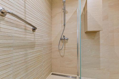 Penthouse-Suite 100m2 - 600m to beach