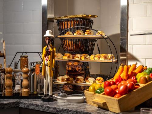 Comida en o cerca de este hotel