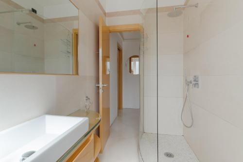 GuestHost - M1 Pagano Comfortable Apartment Milan