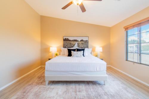Ένα ή περισσότερα κρεβάτια σε δωμάτιο στο Casa Alessia 4BR Home & Heated Pool