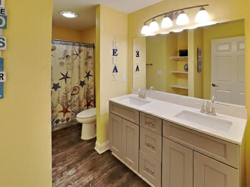 Ένα μπάνιο στο Put-in-Bay Waterfront Condo #113