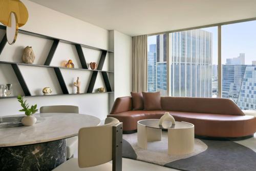 Posezení v ubytování Kimpton KAFD Riyadh by IHG