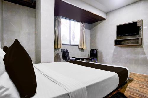 Μια τηλεόραση ή/και κέντρο ψυχαγωγίας στο Hotel O Balaji Residency
