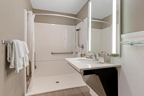 Ванная комната в Executive Residency by Best Western Waterloo & Cedar Falls