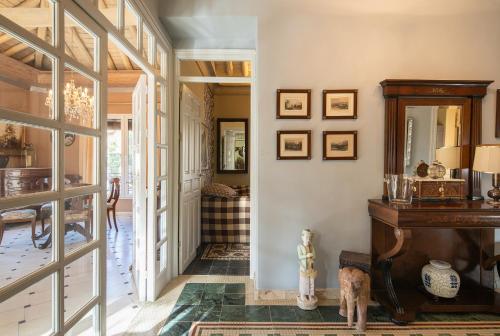 Villa histórica con jardín y piscina cerca del centro