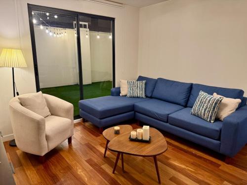 Departamento con patio frente a Embajada Americana
