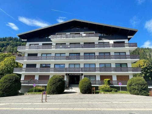 Charmant appartement rénové avec Wifi et animaux admis, au centre des Gets