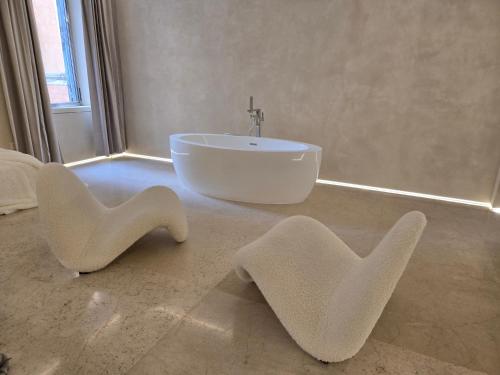 DUNE at Spanish Steps Luxury Apartment-Suite photo 38