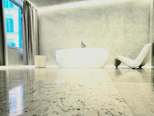 DUNE at Spanish Steps Luxury Apartment-Suite photo 49