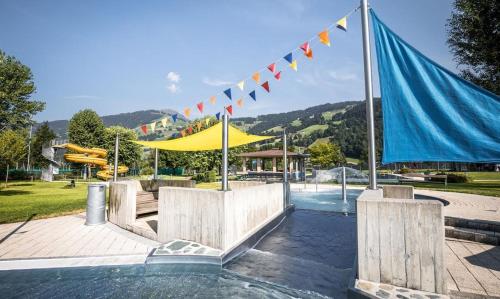Alpenchalet zurHinterochsenweide SKI IN & SKI OUTの敷地内または近くにあるプール