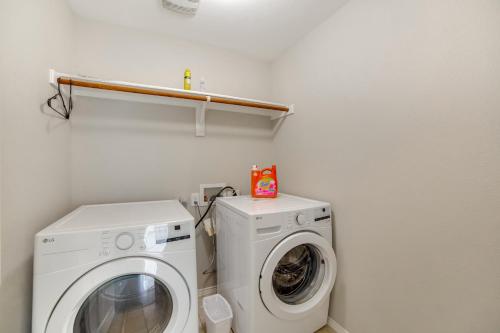 Φωτογραφία από το άλμπουμ του Quiet Suburban Home with Private Yard in Seagoville! σε Seagoville