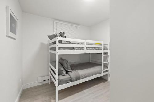 Katil atau katil-katil dalam bilik di New Build Cozy 2 Bedroom Unit