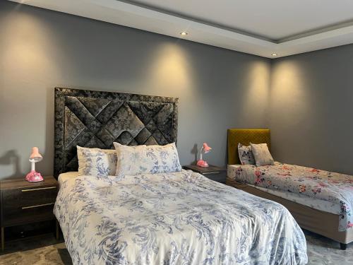 Katil atau katil-katil dalam bilik di Luxury Ensuite Bachelor Pad with Separate Entrance & Gate - Maximum Privacy Guaranteed!