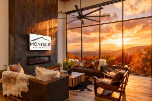 Nespecifikovaný výhled na hory nebo výhled na hory při pohledu z chaty