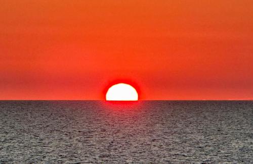 Gulf-front Shores of Panama 3rd Floor RENOVATED - Beach Service Included photo 19