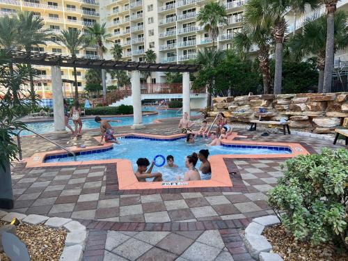 Gulf-front Shores of Panama 3rd Floor RENOVATED - Beach Service Included photo 23