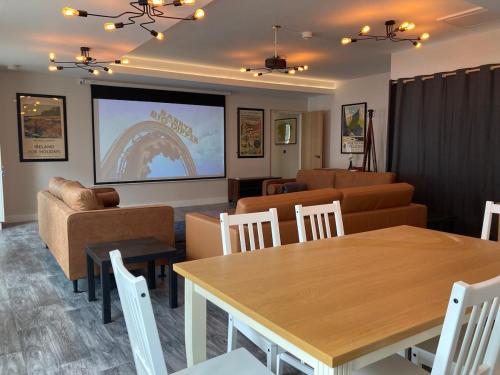 Posezení v ubytování Luxury flat in the centre of Donaghadee