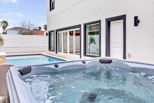 Φωτογραφία από το άλμπουμ του 1 Block to Beach South Padre Island Paradise! σε South Padre Island