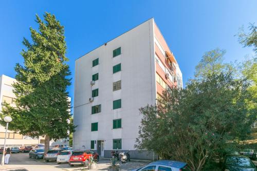 Apartments with WiFi Split - 24912