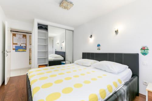 Apartments with WiFi Split - 24912