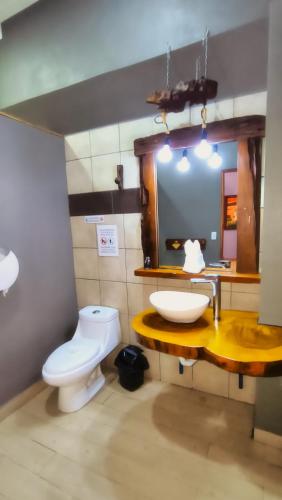 Bilik mandi di Hotel Arte Natura