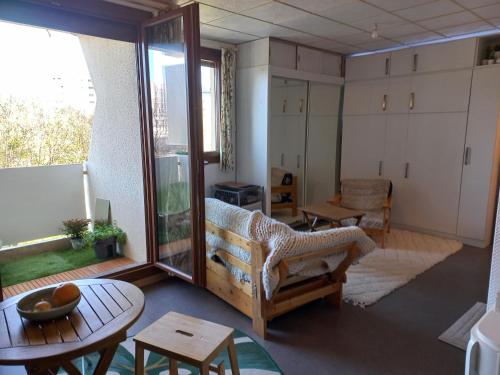 Studio avec balcon et parking