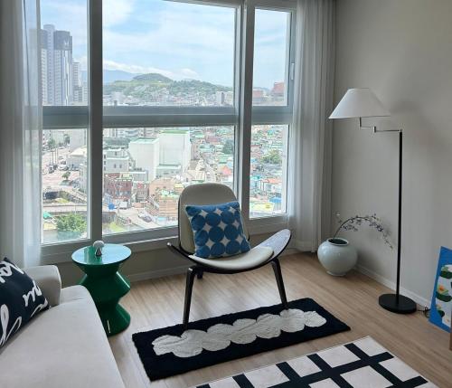 Galeriebild der Unterkunft YEOSU Night Sea, Hotel Bedding in Wagol