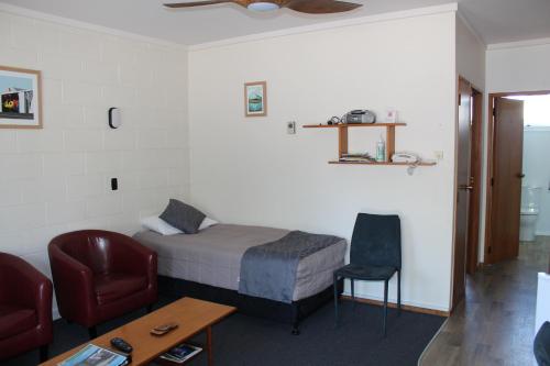 Гостиная зона в Elmore Lodge Motel