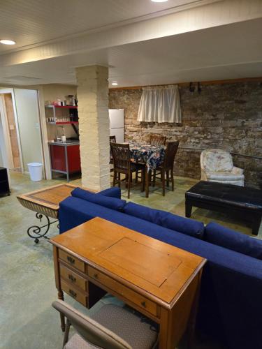 ミルウォーキーにあるCozy Studio on the fashionable East Sideのギャラリーの写真