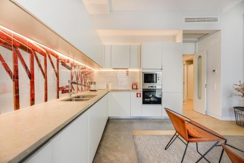 ' Exclusive Riverside Haven in Lisbon Top-Location '