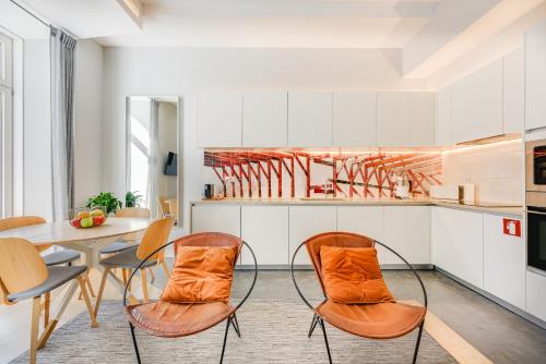 ' Exclusive Riverside Haven in Lisbon Top-Location '