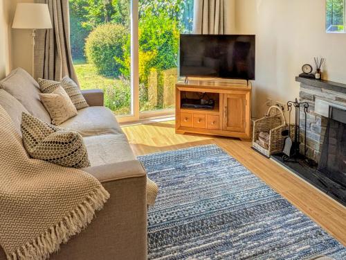 A television and/or entertainment centre at Kate's Cottage