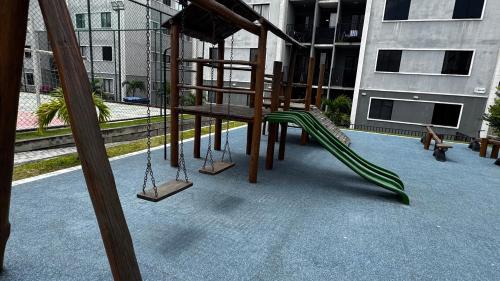 Sân chơi trẻ em tại Standard Garden 01