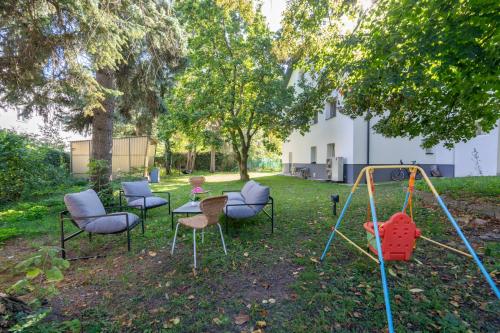 Taman di luar Spacious 2 - Room Apartment - 6 Guests, 24h Check-in, Near Vienna