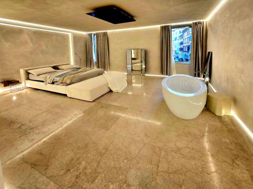 DUNE at Spanish Steps Luxury Apartment-Suite photo 6