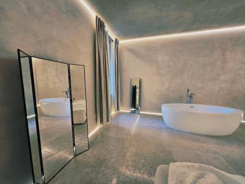 DUNE at Spanish Steps Luxury Apartment-Suite photo 50